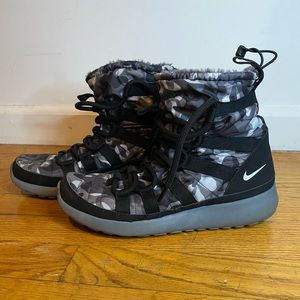 Nike Rooshie Run Boots